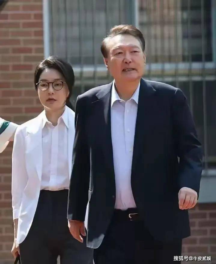 位女人个个有颜又有才他算是赢麻了！不朽情缘平台网站细数李在明身边的3(图13)