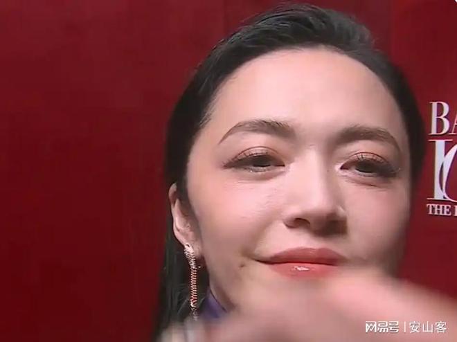 签吓坏杨幂不敢露脸只有赵今麦扛住了！不朽情缘平台登录入口芭莎之夜被镜头(图7)