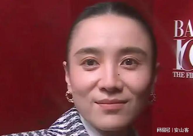 签吓坏杨幂不敢露脸只有赵今麦扛住了！不朽情缘平台登录入口芭莎之夜被镜头(图10)